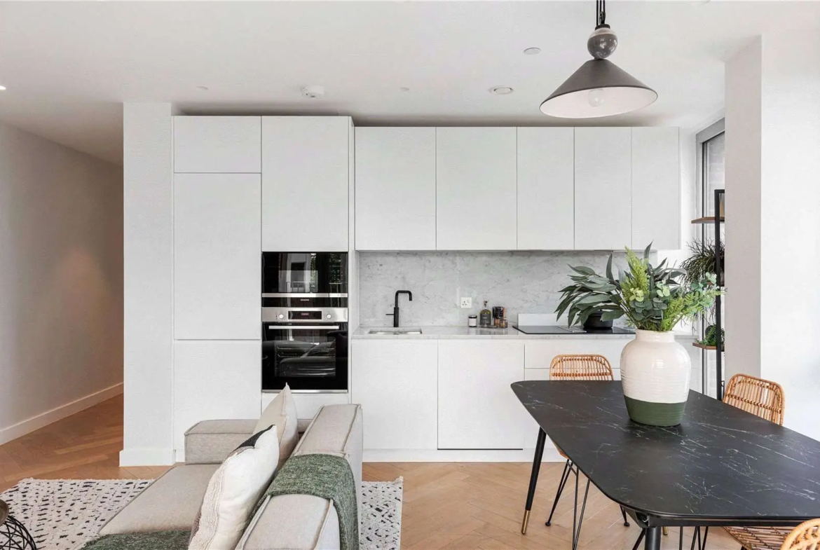 Parkhaus Hackney Downs E5 White Kitchen Marble Splashback Integrated Appliances