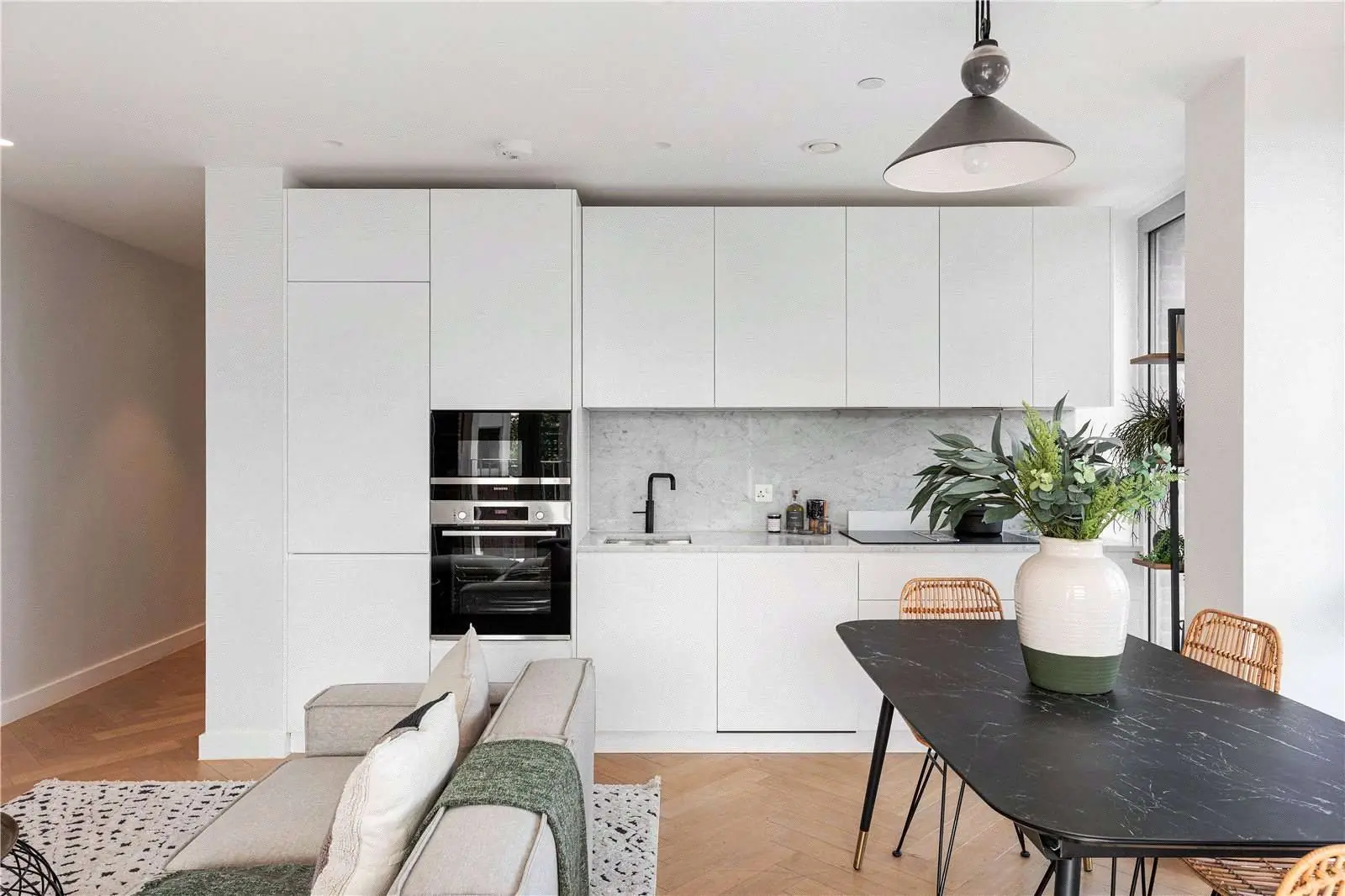 Parkhaus Hackney Downs E5 White Kitchen Marble Splashback Integrated Appliances