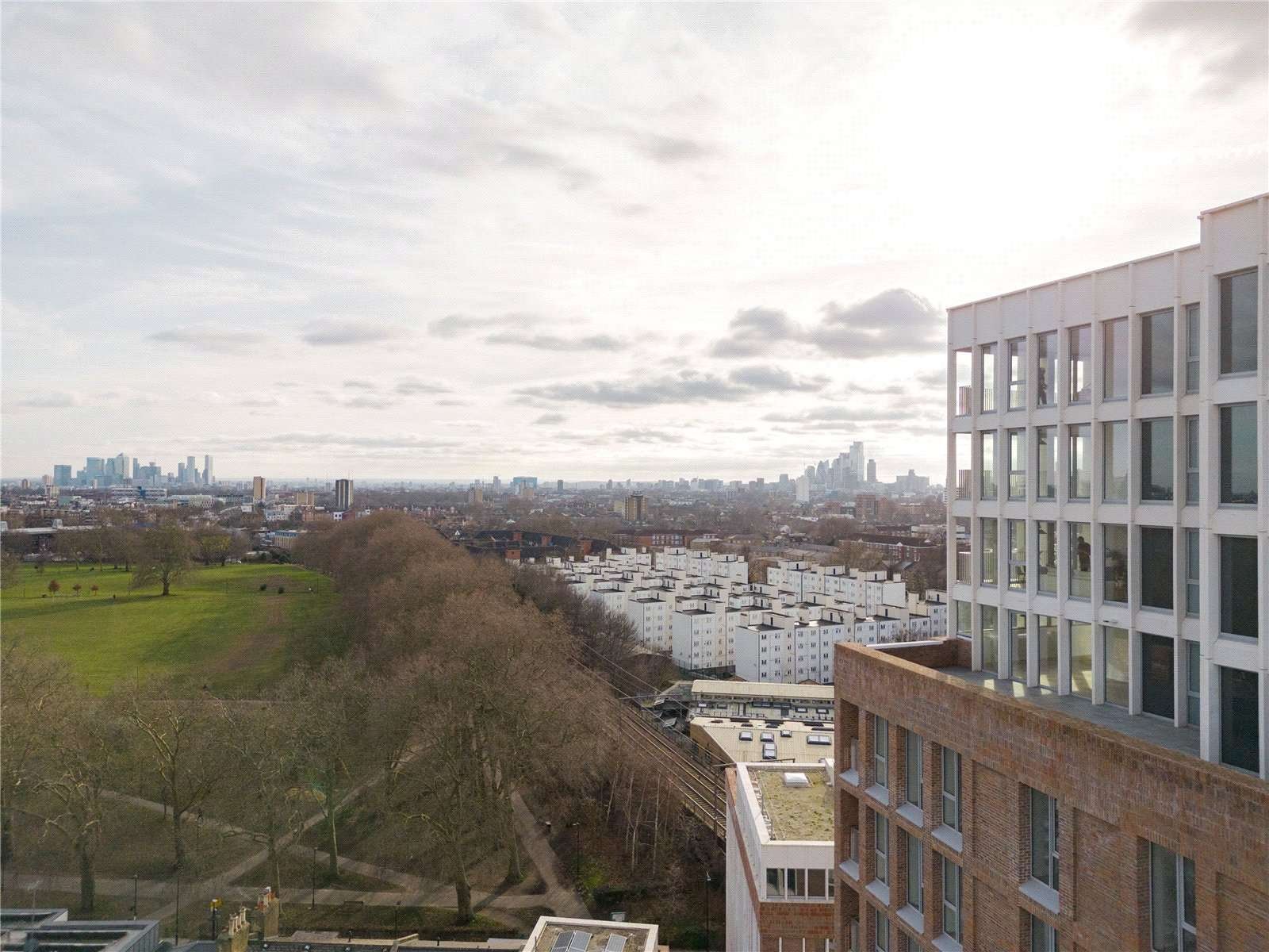 Parkhaus London E5 Hackney Rooftop View Hackney Downs Canary Wharf City Skyline