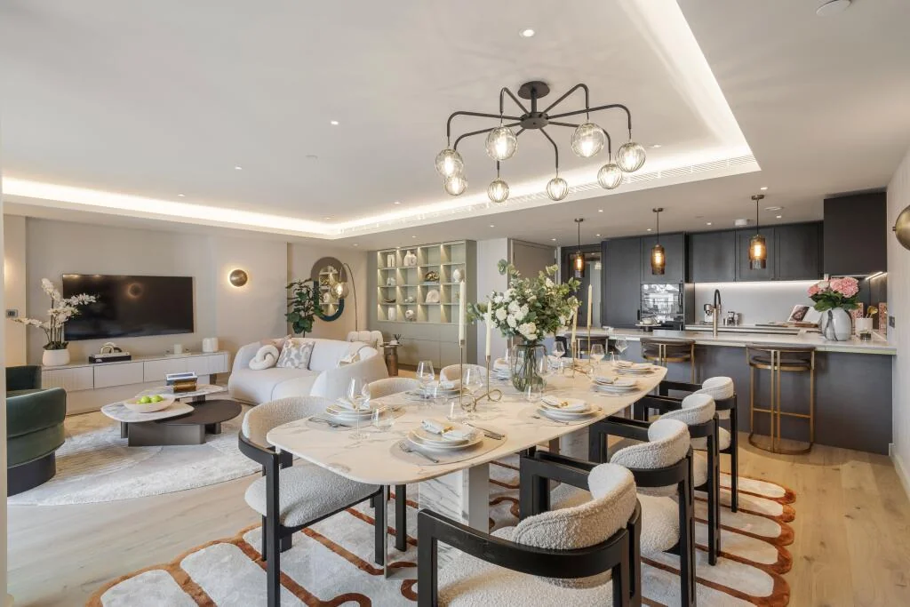 Powerhouse Chelsea Waterfront Chelsea London Sw10 0sw Open Plan Dining Kitchen Marble Table Chandelier