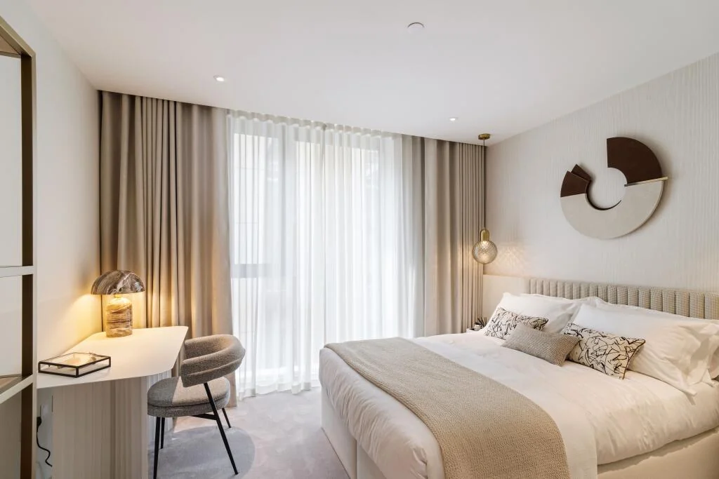 Powerhouse Chelsea Waterfront Chelsea London Sw10 0sw Second Bedroom Desk Pendant Light Wall Art