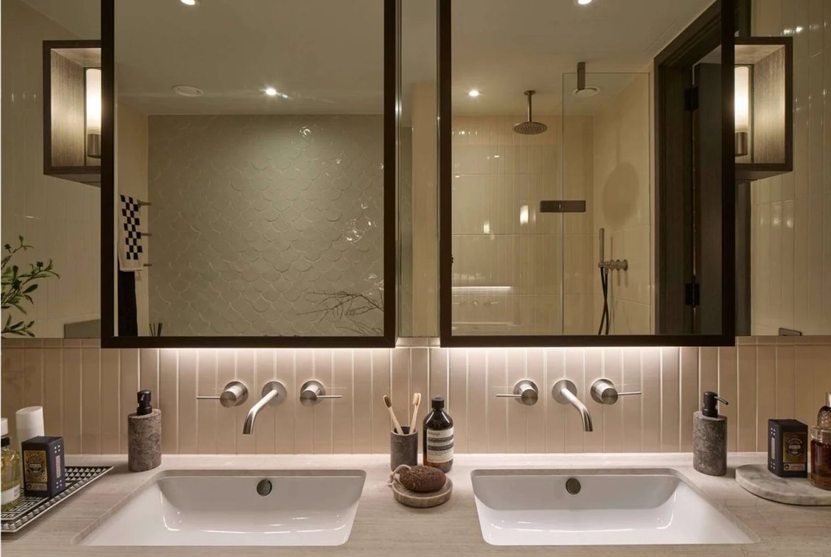 Powerhouse Chelsea Waterfront Sw10 0qd Ensuite Bathroom Double Sinks Rain Shower London