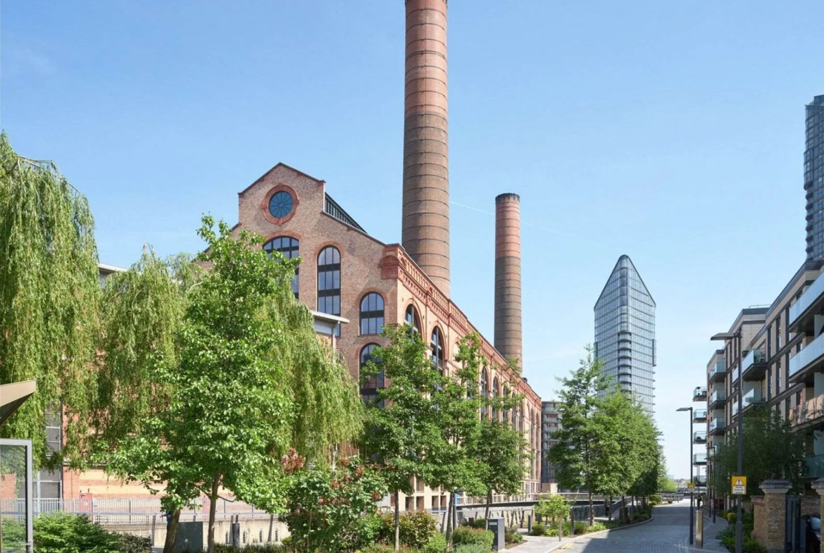 Powerhouse Chelsea Waterfront Sw10 0qd Lots Road Power Station Landscaped Grounds London