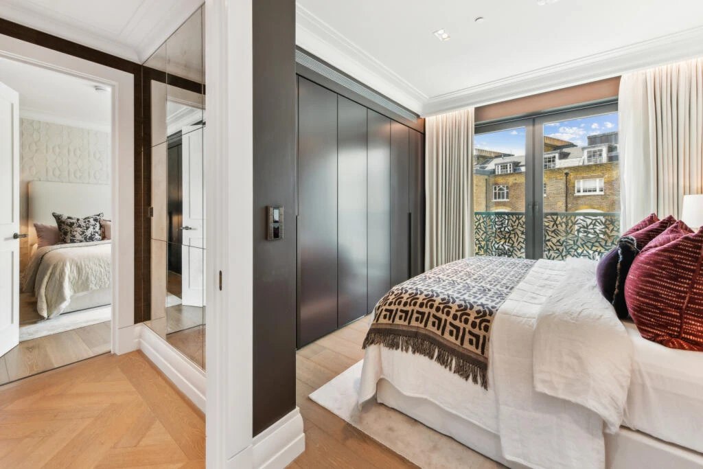 Regents Crescent Park Crescent Bedroom Dark Wardrobes Balcony London W1b