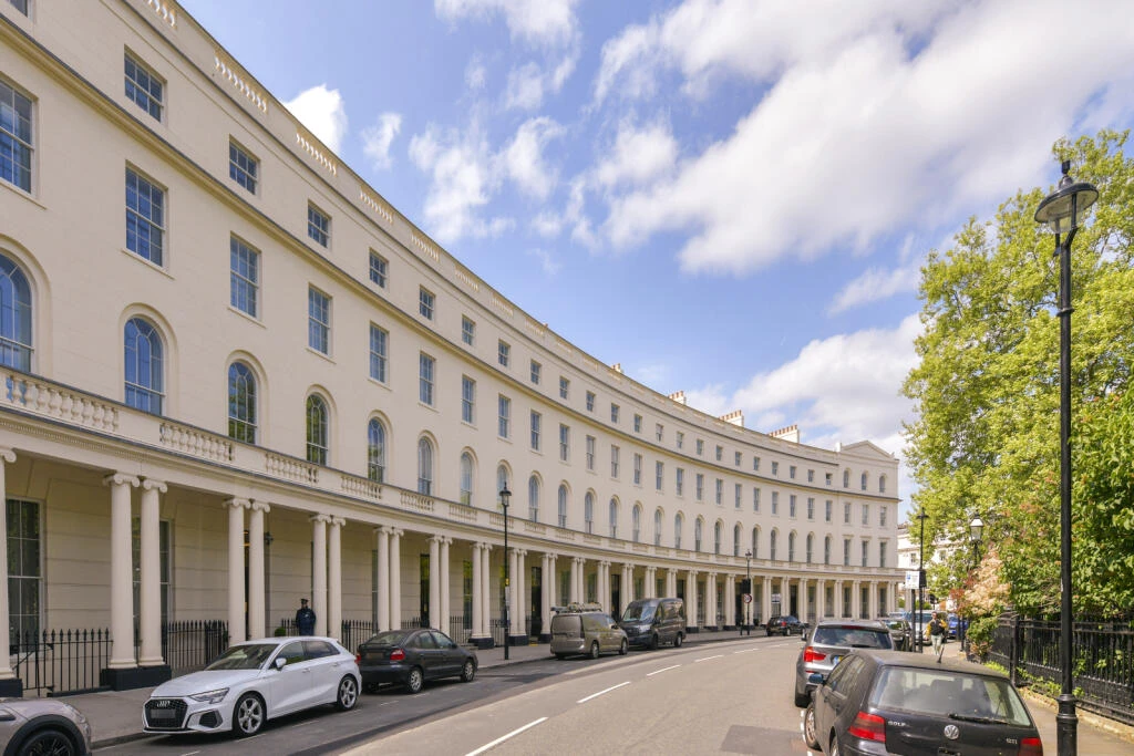 Regents Crescent Park Crescent Exterior Colonnade John Nash Grade 1 Listed London
