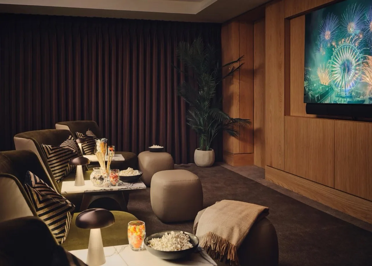 Seven Southbank Place Se1 Private Cinema Room Residents Amenity London