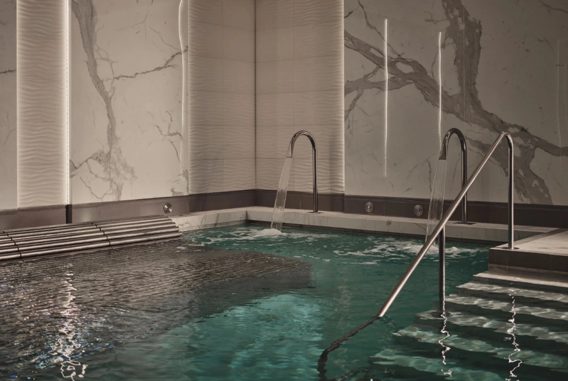 Seven Southbank Place Spa Pool Luxury
