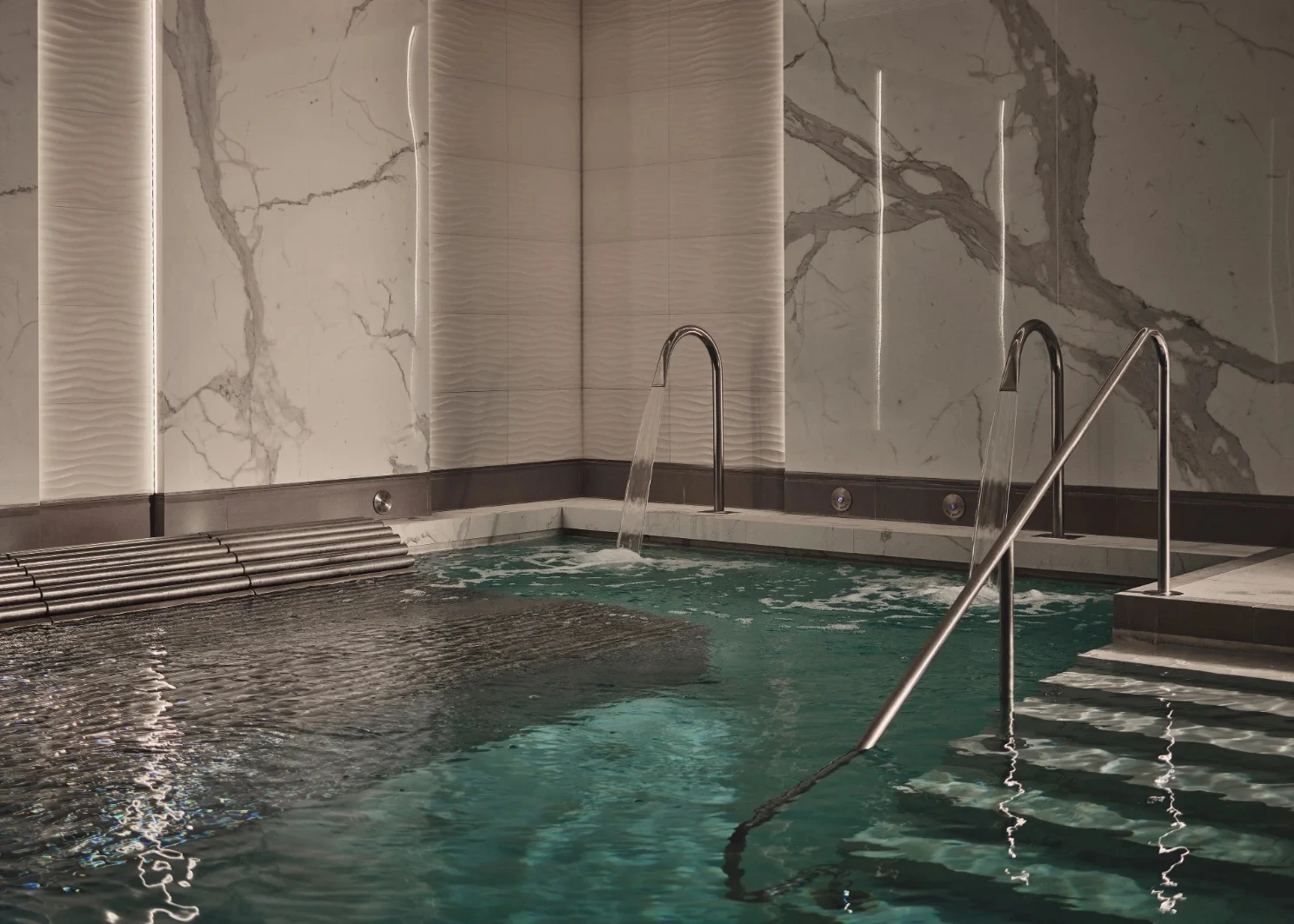 Seven Southbank Place Spa Pool Luxury