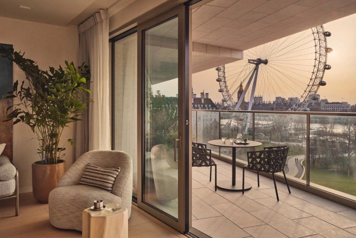 Southbank Place Se1 Living Room River View