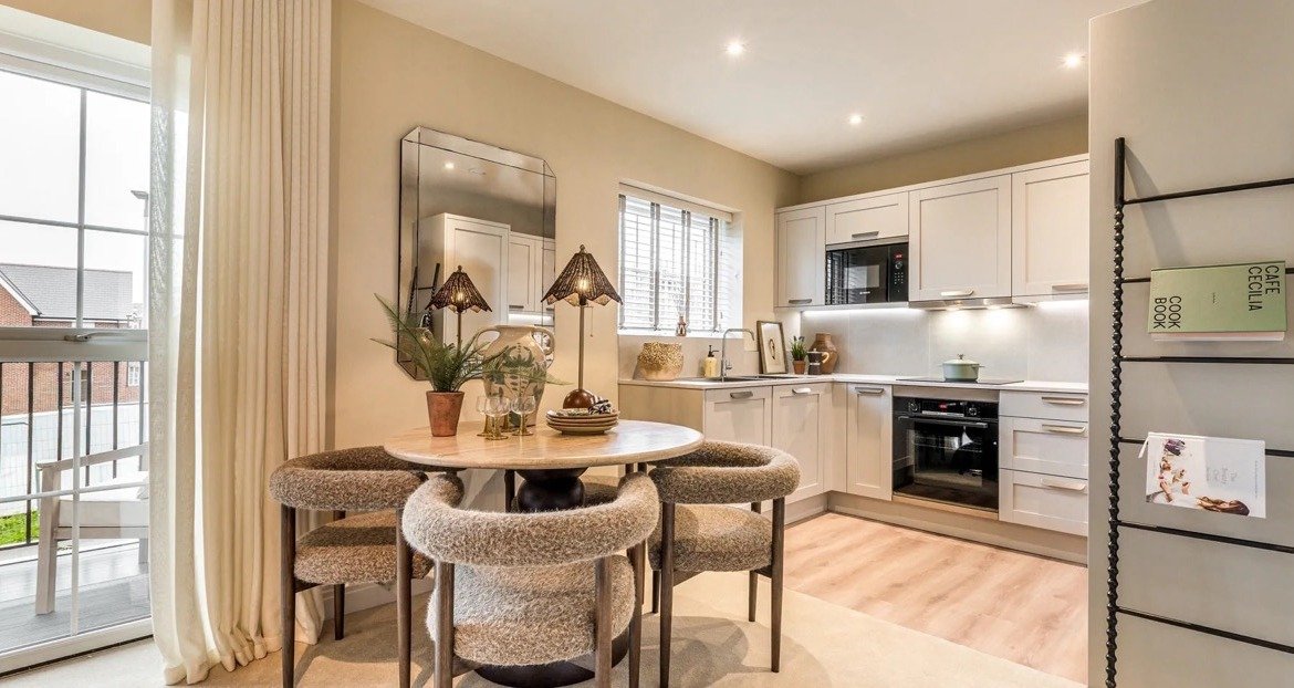 2 Bedroom Manor House Apartment for Sale Maidenhead Berkshire | Spring Hill