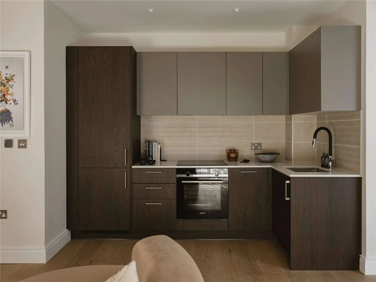 The Langdon 35 Byron Street E14 London Rok Kitchen Siemens Oven Quartz Worktop Dark Units Apartment