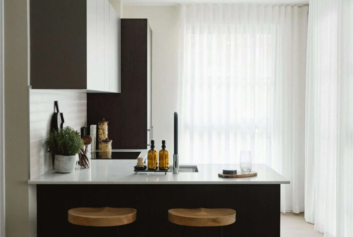 The Langdon Byron Street E14 London Kitchen Peninsula Breakfast Bar South Facing Natural Light Home