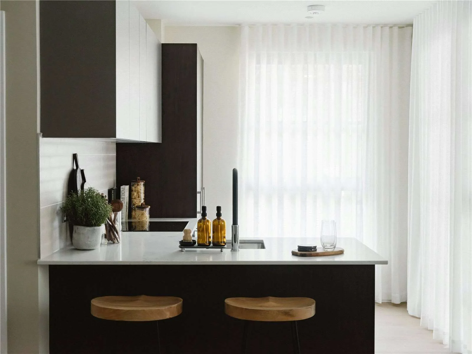 The Langdon Byron Street E14 London Kitchen Peninsula Breakfast Bar South Facing Natural Light Home