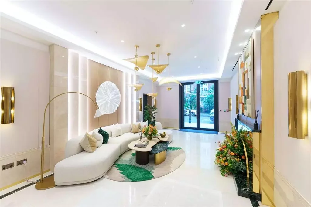 The Lucan 2 Lucan Place Chelsea Luminary Concierge Lobby Entrance London