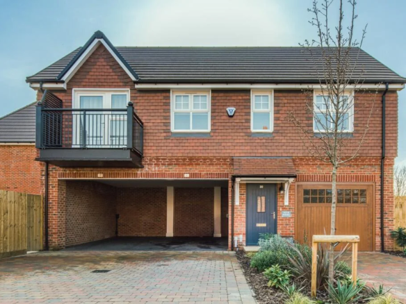 winterbrook-meadows-house-exterior-garage-driveway
