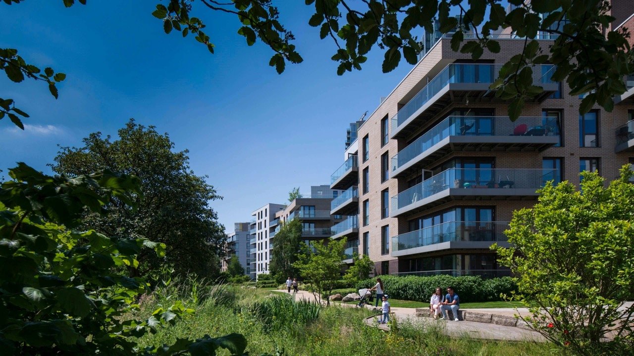 Woodberry Down Finsbury Park modern apartments with landscaped gardens and green surroundings in North London
