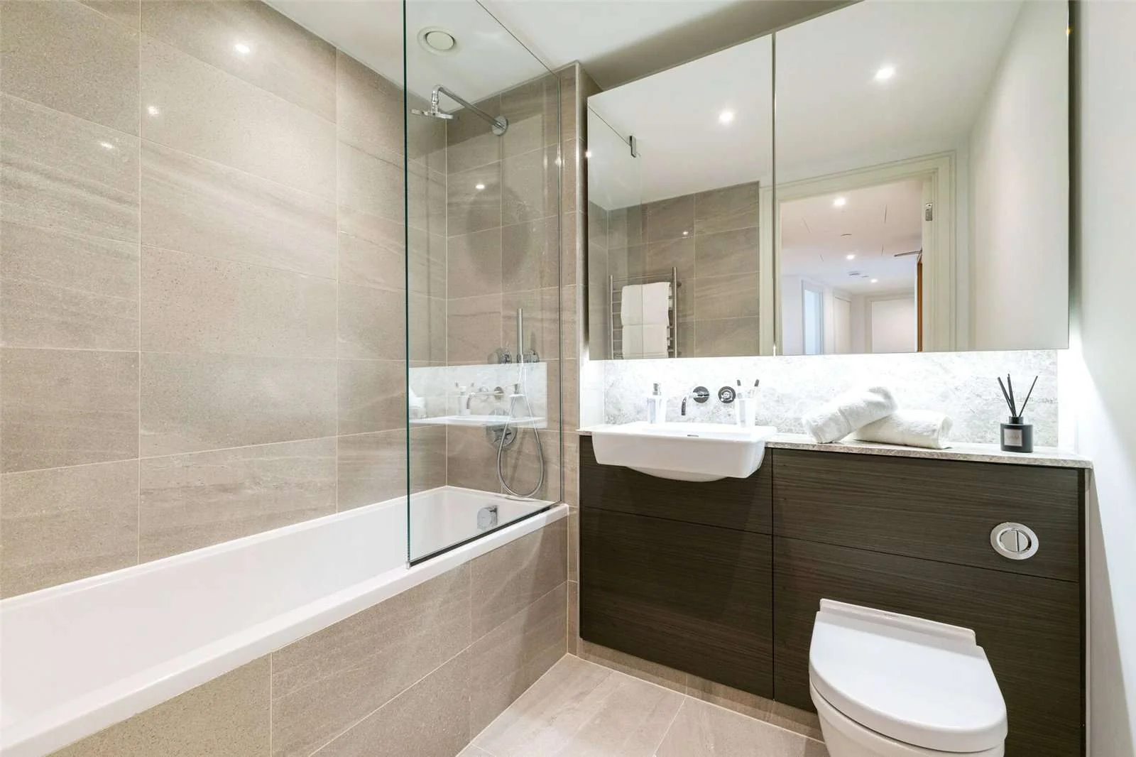 9 Eastfields Riverside Quarter Wandsworth Sw18 Family Bathroom Bath Shower Stone Tiles London