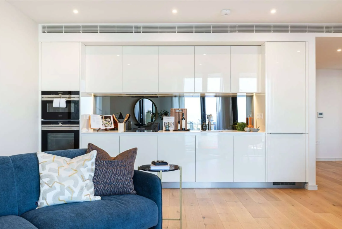 9 Eastfields Riverside Quarter Wandsworth Sw18 Gloss White Kitchen Siemens Double Oven Mirror Splashback London