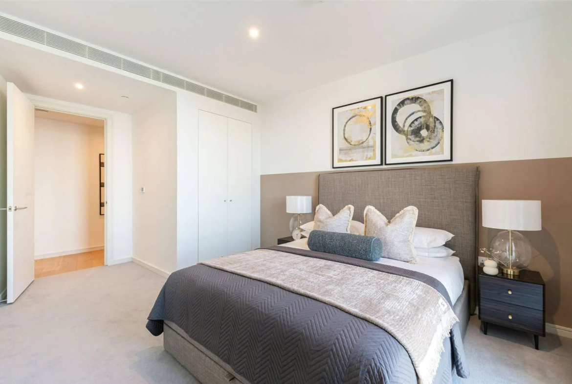 9 Eastfields Riverside Quarter Wandsworth Sw18 Master Bedroom Fitted Wardrobes Comfort Cooling London