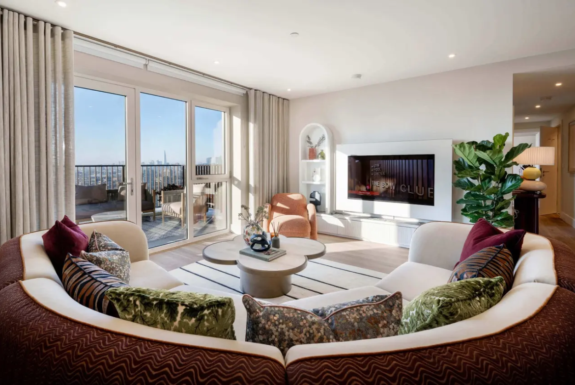Bow Green London E3 3 Bedroom Apartment Lounge City Skyline