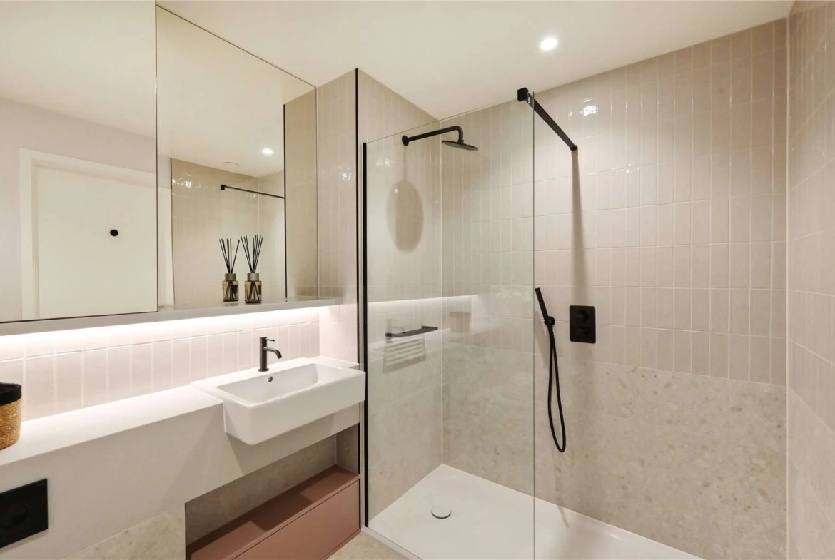 Brent Cross Town Nw2 8ag Modern Bathroom Suite