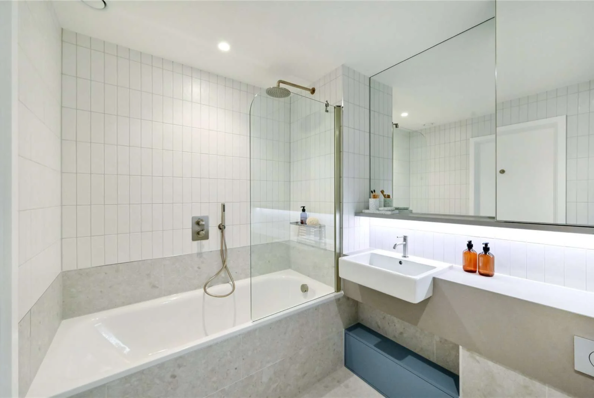 Brent Cross Town Nw2 Bathroom Bath Overhead Shower Marble Tiles