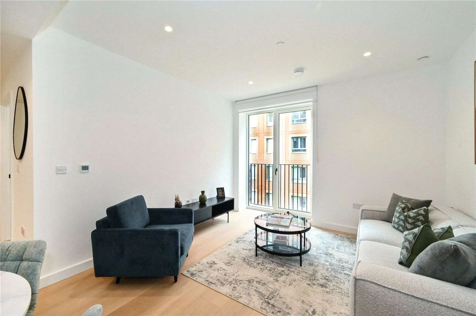Brent Cross Town Nw2 Open Plan Living Room Studio Apartment