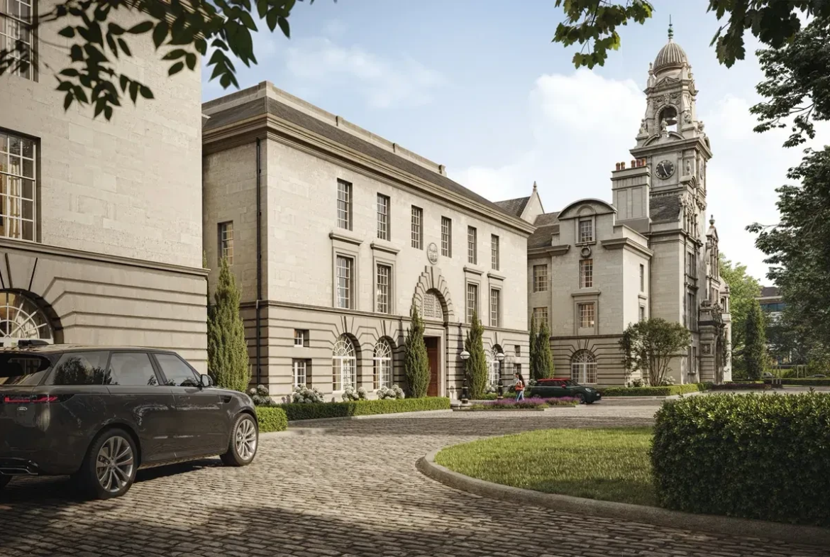 County Hall Kingston Kt1 Heritage Entrance Clock Tower Cobblestones