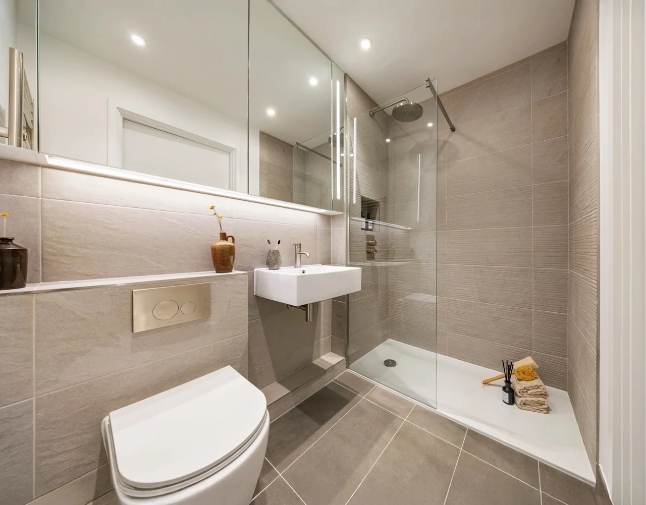 Ebury Sw1 Sw1w Westminster London 2 Bedroom Apartment En Suite Shower Room Stone Tiles Wall Hung Toilet Mirrored Cabinet