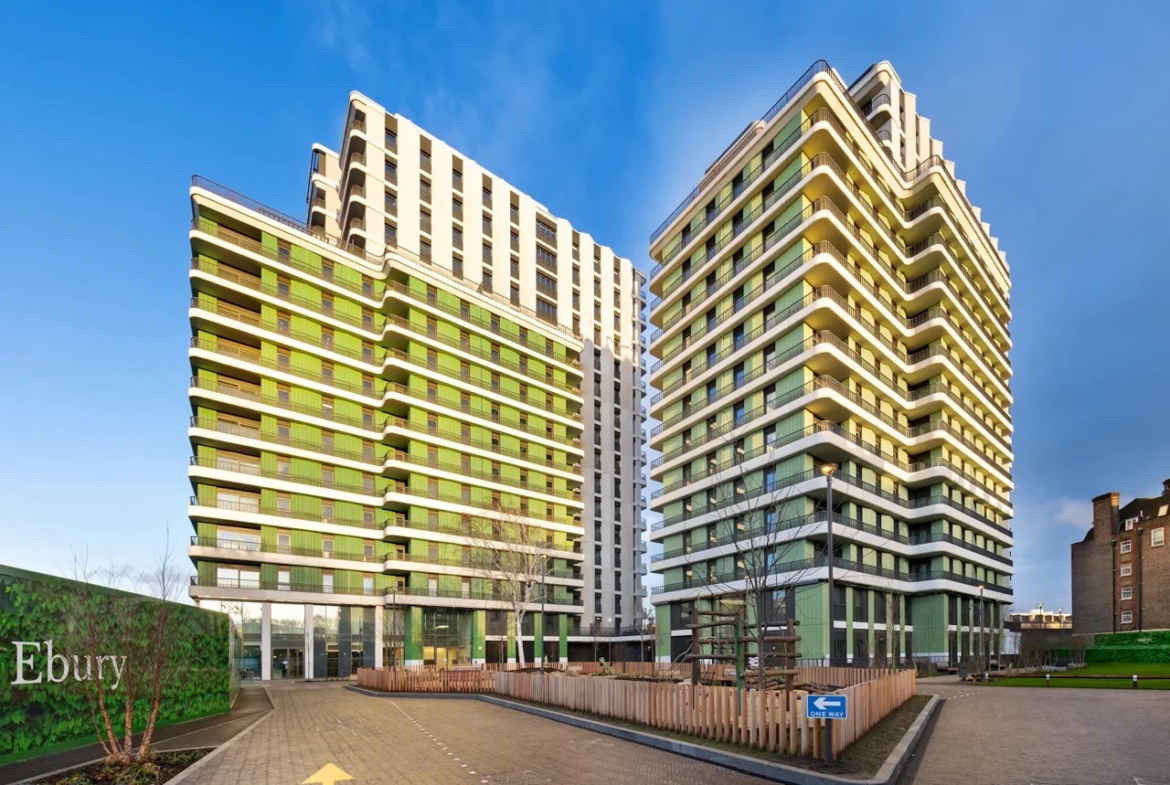 Ebury Sw1 Sw1w Westminster London 2 Bedroom Apartment Exterior Twin Towers Green Facade Cobbled Entrance