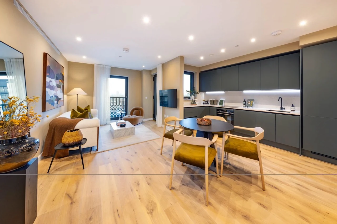 Ebury Sw1 Sw1w Westminster London 2 Bedroom Apartment Open Plan Kitchen Living Dining Hardwood Floors Dark Matt Cabinets
