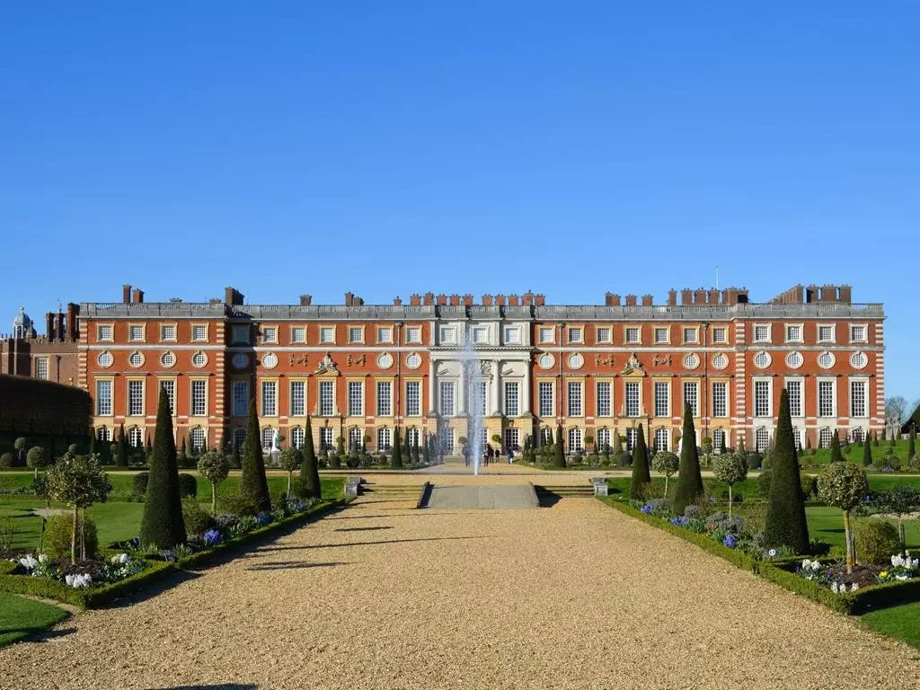 Hampton Court Palace Gardens Richmond Surrey Luxury Lifestyle Tw9