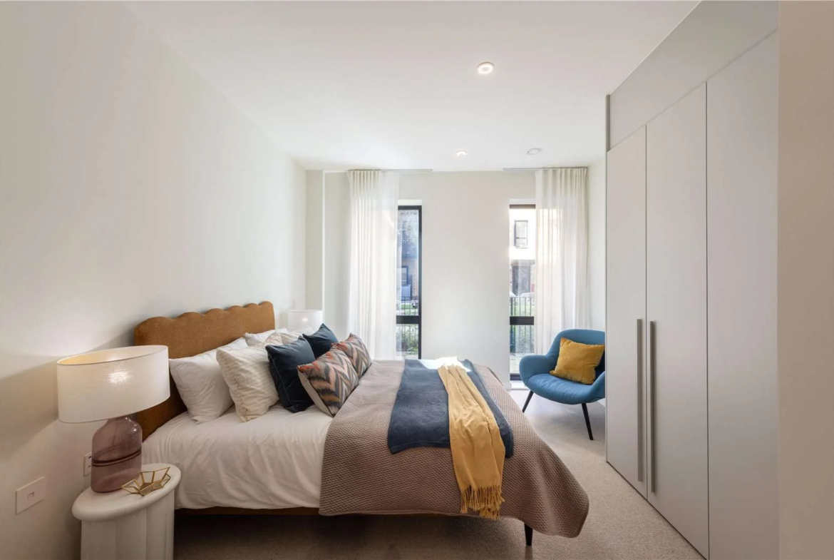 Hanwell Square Hanwell W7 1 Bed Bedroom Fitted Wardrobe Terrace Access