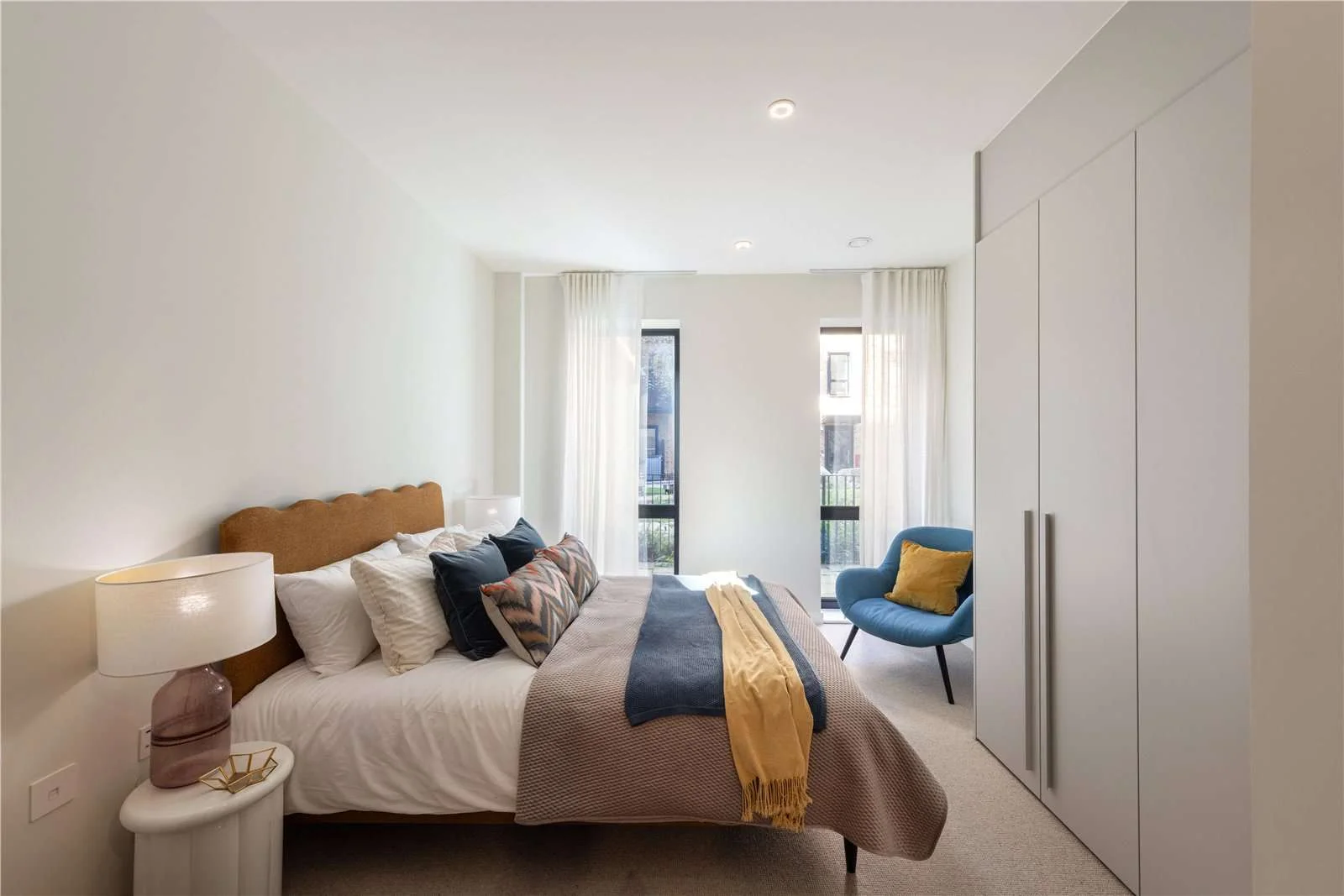 Hanwell Square Hanwell W7 1 Bed Bedroom Fitted Wardrobe Terrace Access