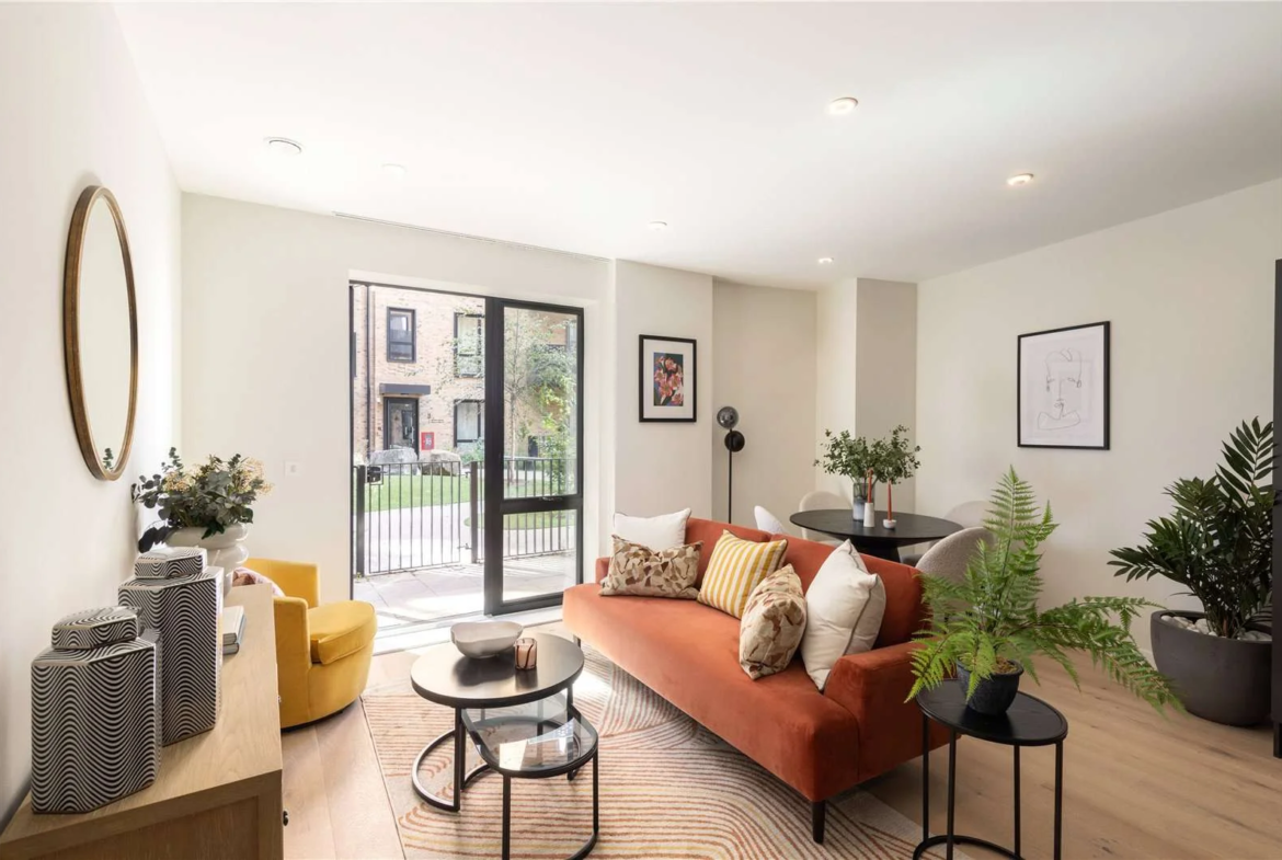 Hanwell Square Hanwell W7 1 Bed Living Room Terrace Doors Open Plan