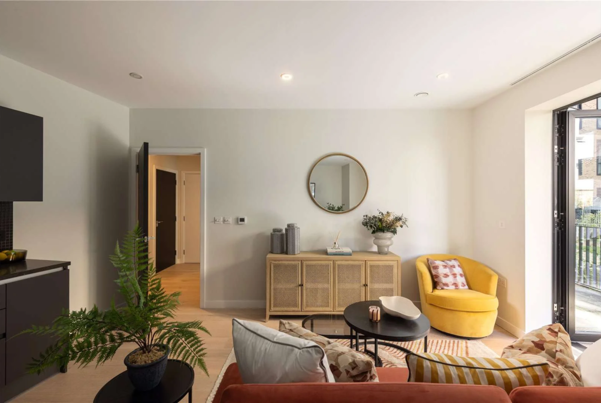 Hanwell Square Hanwell W7 1 Bed Living Room Yellow Armchair Round Mirror