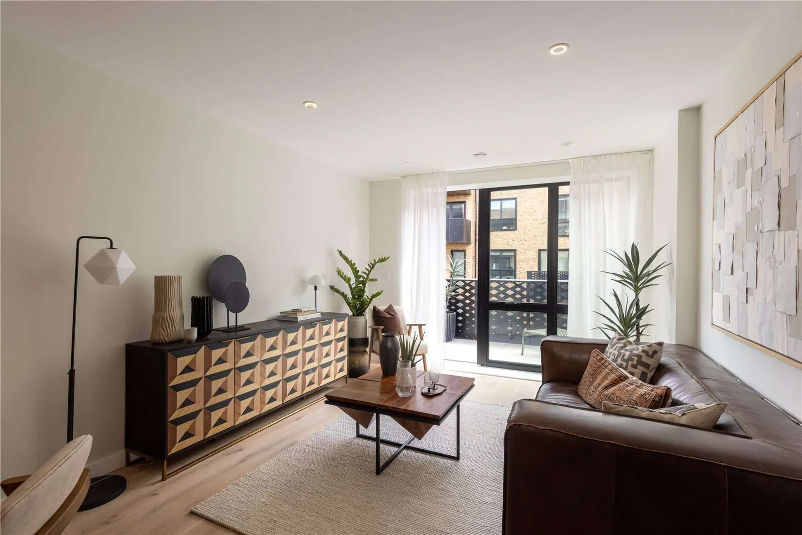 Hanwell Square Hanwell W7 2 Bed 2 Bath Living Room Leather Sofa Balcony