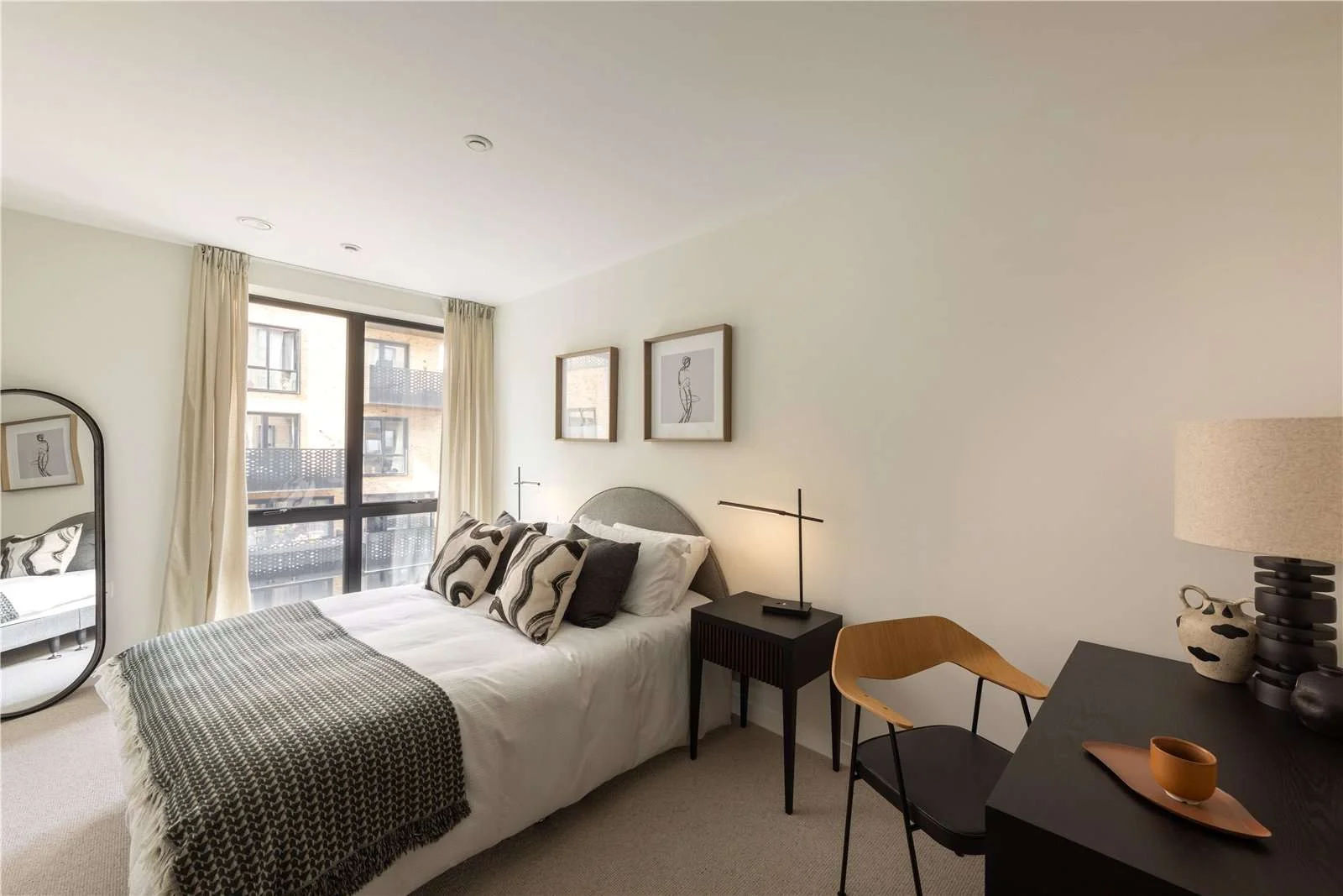 Hanwell Square Hanwell W7 2 Bed 2 Bath Second Bedroom Desk Balcony View