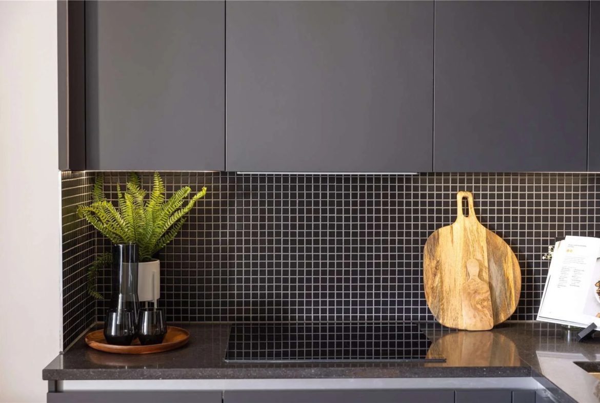 Hanwell Square Hanwell W7 2 Bed Kitchen Dark Mosaic Tile Splashback Detail