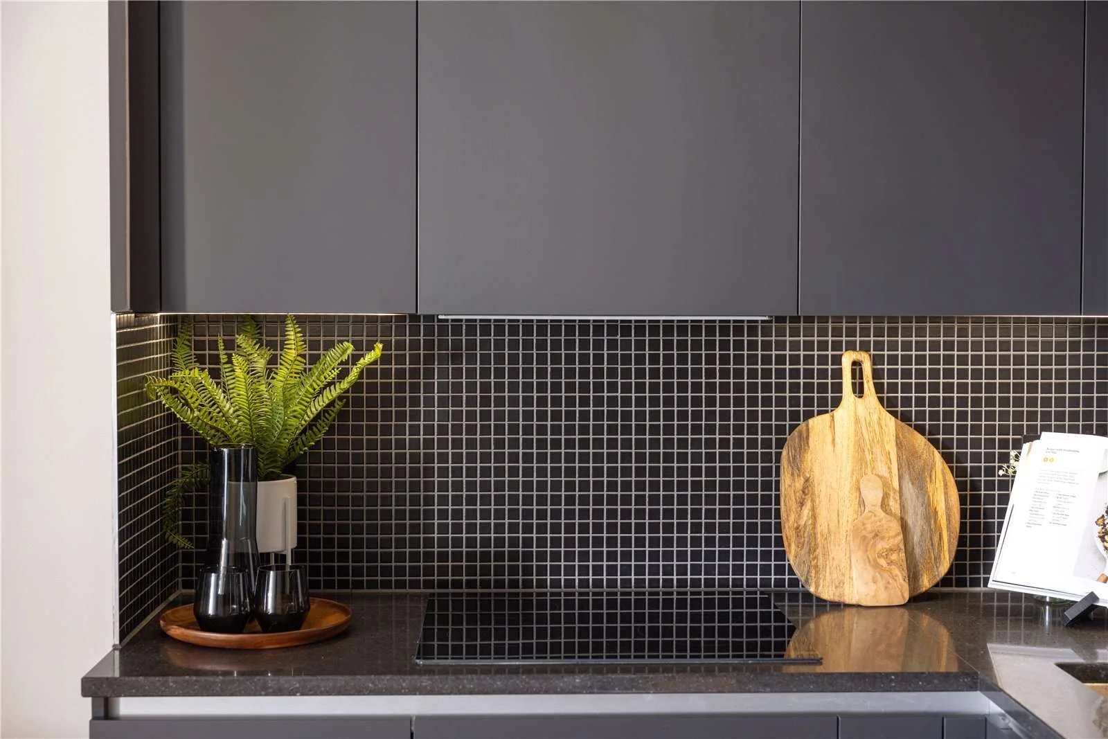 Hanwell Square Hanwell W7 2 Bed Kitchen Dark Mosaic Tile Splashback Detail