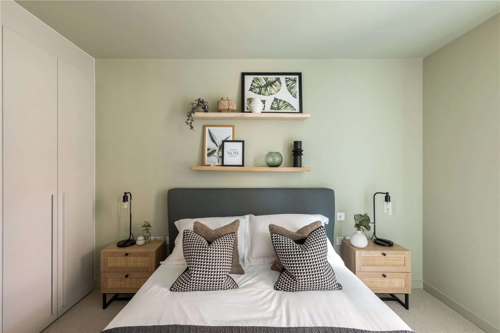 Hanwell Square Hanwell W7 2 Bed Principal Bedroom Fitted Wardrobe Courtyard View