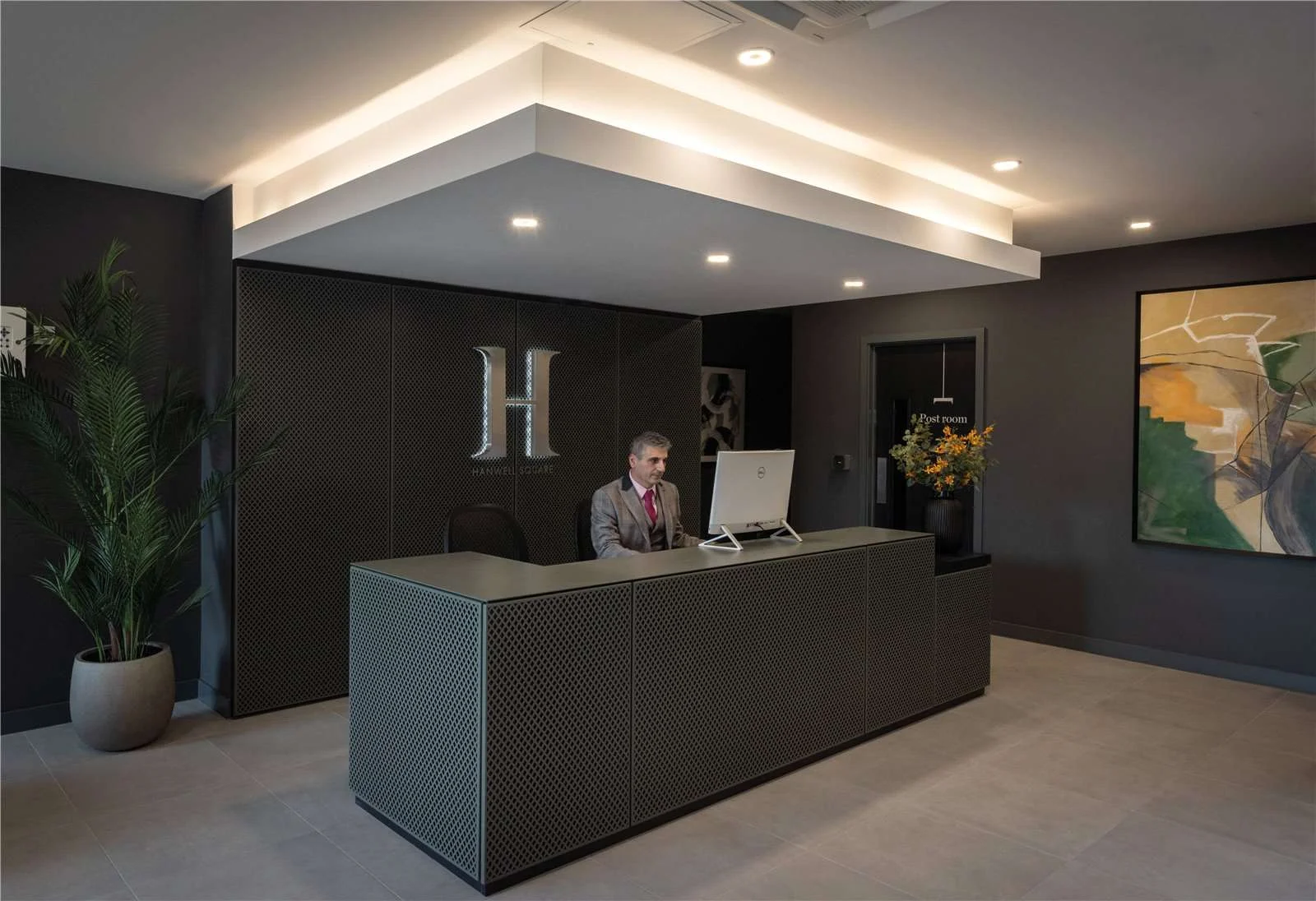 Hanwell Square Hanwell W7 Concierge Reception Lobby Boston Club