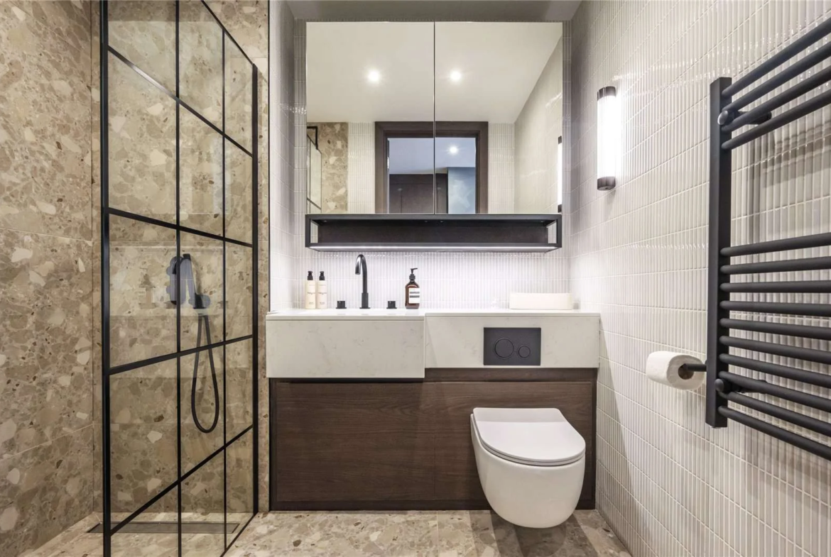 Hilight 100 York Road Battersea London Sw11 En Suite Bathroom Terrazzo Tiles Walk In Shower Matte Black Fittings