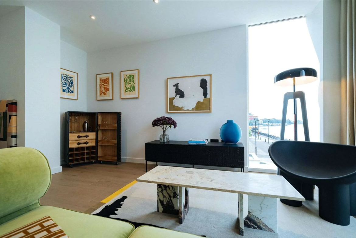 Hurlingham Waterfront Sw6 London Living Room Thames River View Balcony Designer Furniture Artwork