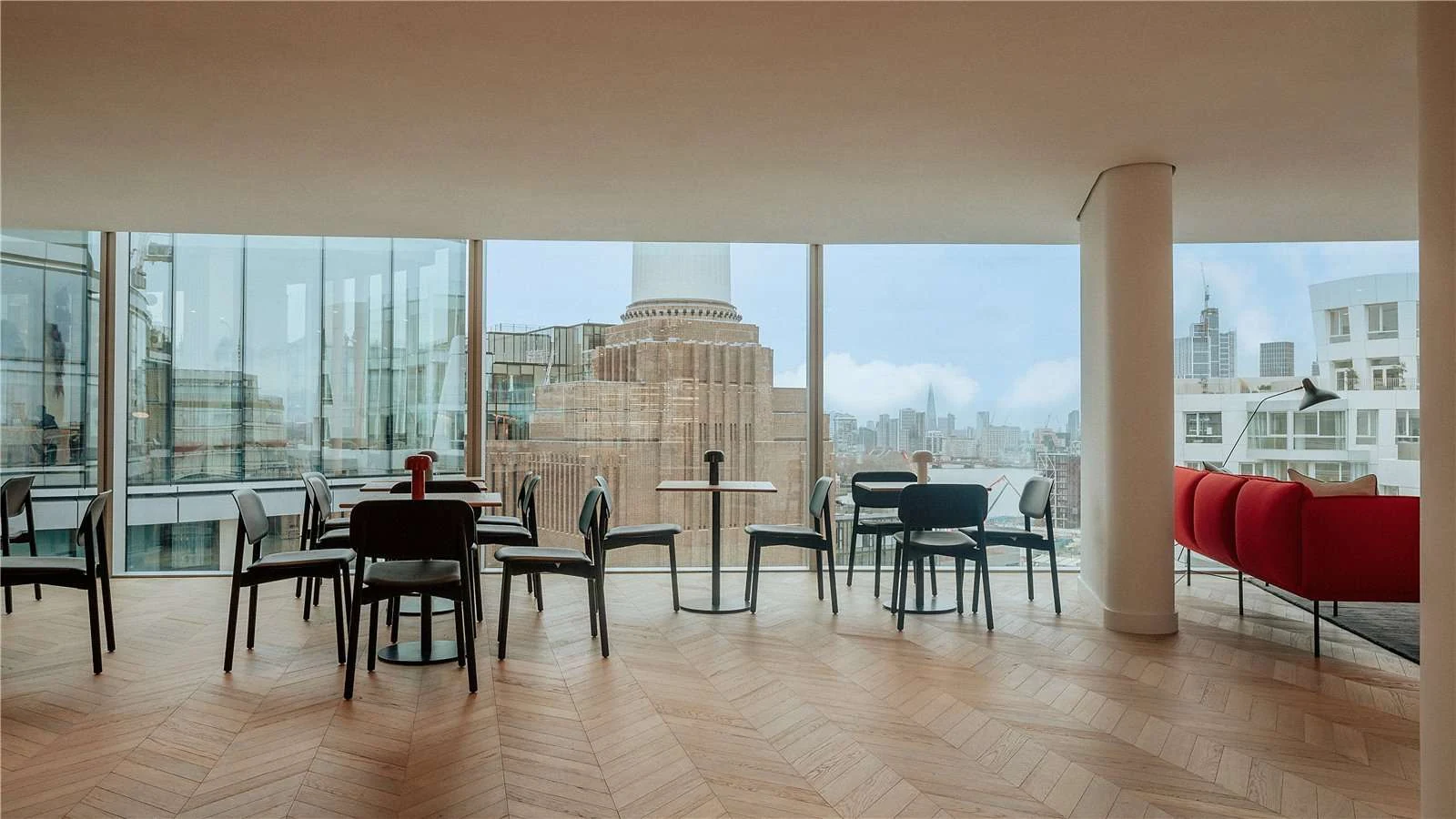 Koa Electric Boulevard Battersea Sw11 Residents Lounge Clubhouse Power Station View London