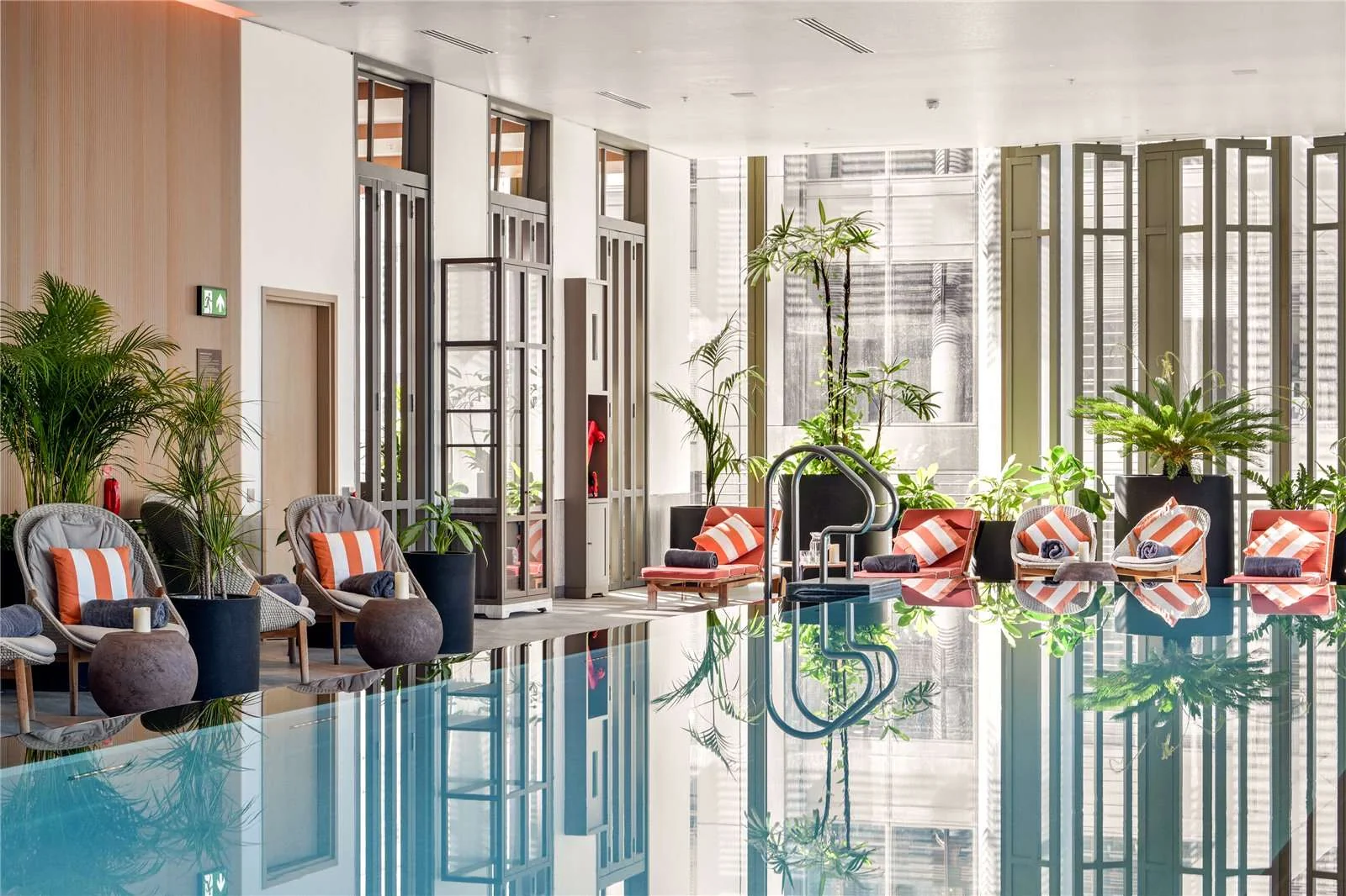 london-one-bishopsgate-plaza-pan-pacific-swimming-pool-ec3a London One Bishopsgate Plaza Pan Pacific Swimming Pool Ec3a