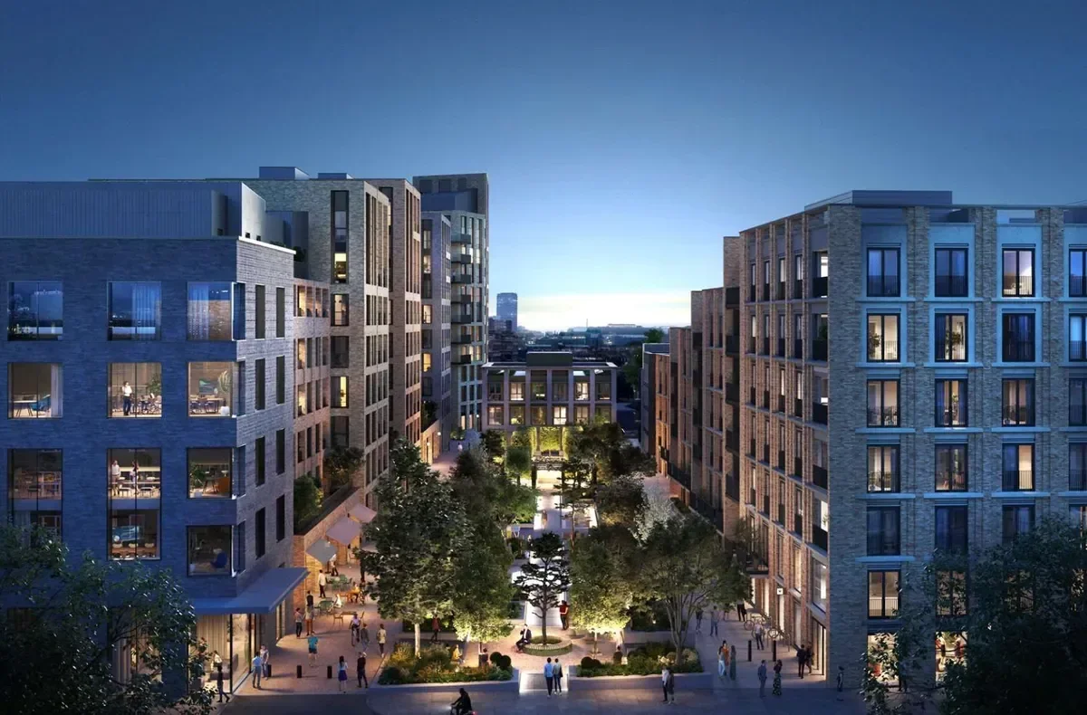 London Postmark Mount Pleasant Wc1x Exterior Courtyard Evening 4bed