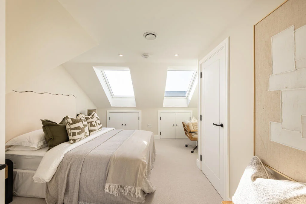 London Square Twickenham Green Plot1 Bedroom Rooflight Second Floor Tw2