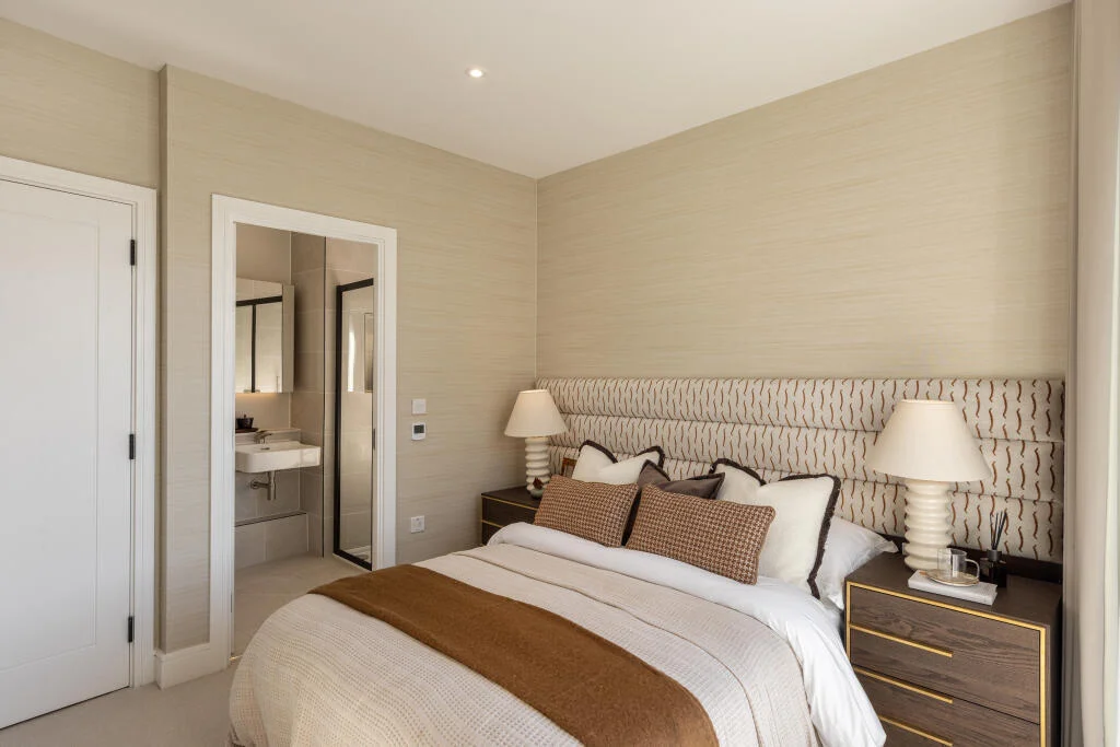 London Square Twickenham Green Plot1 Principal Bedroom Ensuite Tw2