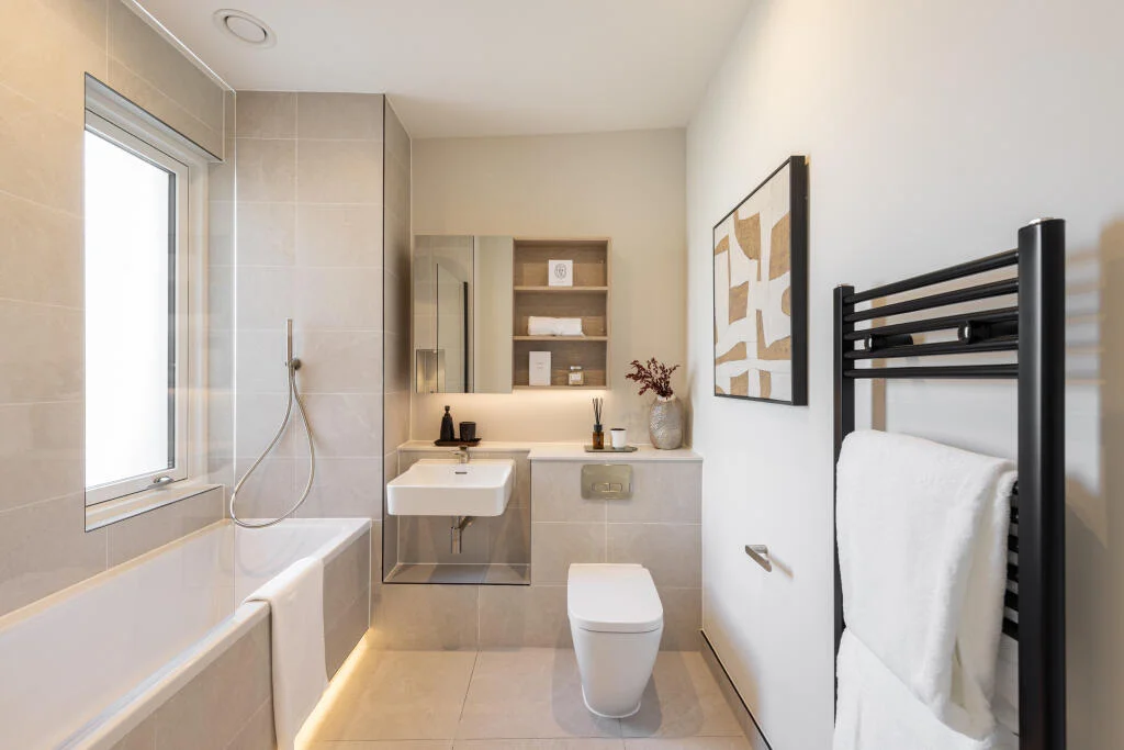 London Square Twickenham Green Plot1 Spa Bathroom Bath Heated Towel Rail Tw2